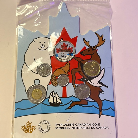Everlasting Canadian icons - Picture 1 of 2